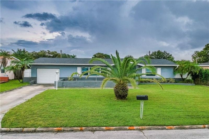 Picture of 4943 Lake Charles Dr N, Kenneth City, FL | Kenneth City | Pinellas County